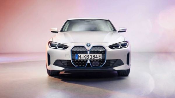 BMW официально представила новый электрический седан BMW i4