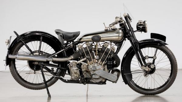 
<p>											Мотоцикл Brough Superior SS100 Bert le Vack в честь рекордов Берта ле Вака<br />
			