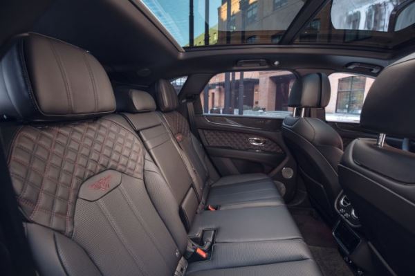 Обновлённый Bentley Bentayga появился у российских дилеров
